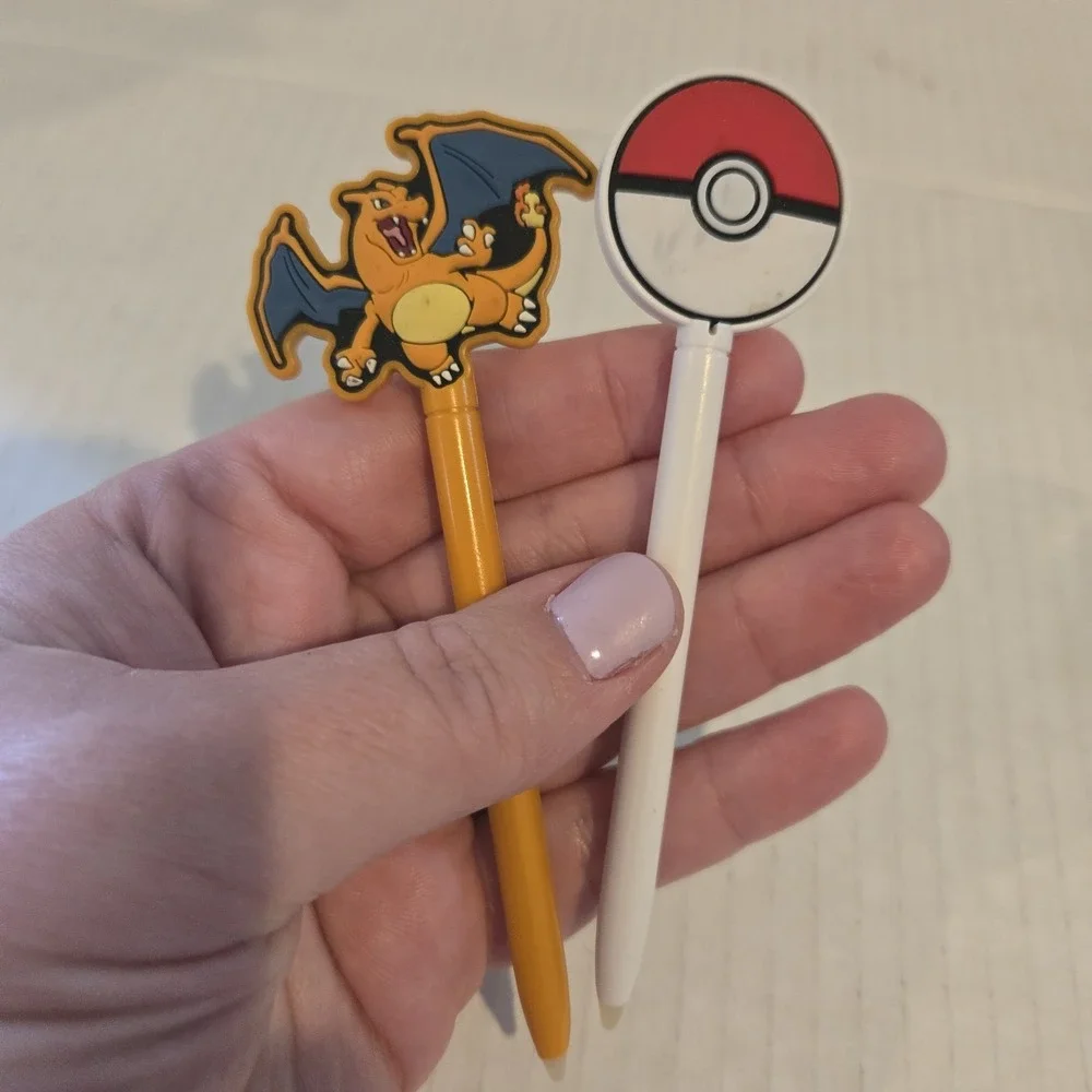Two! 2016 POKEMON CHARIZARD NINTENDO 3DS STYLUS PEN EXCELLENT PREOWNED CONDITION